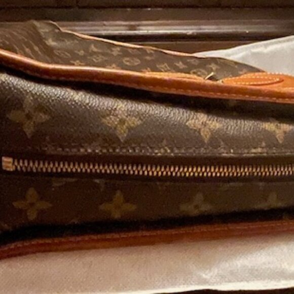 Louis Vuitton Monogram Rivoli Soft Briefcase - Picture 15 of 15